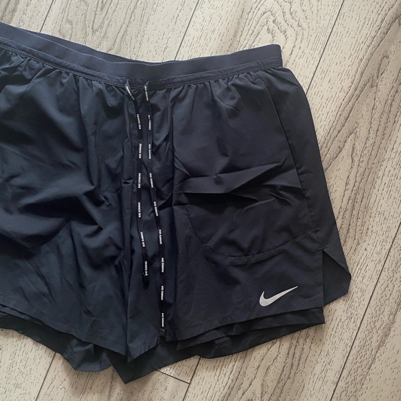 Nike Men’s Black Flex Stride 5” Athletic Shorts - Picture 5 of 14